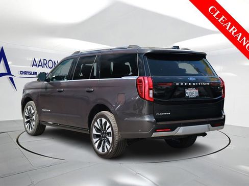 Used 2025 Ford Expedition Platinum w/ Driver's Package AWD/4WD image 2