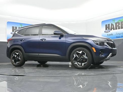 Used 2024 Kia Seltos EX FWD image 18