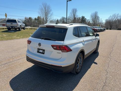 Used 2023 Volkswagen Tiguan SE AWD/4WD image 5