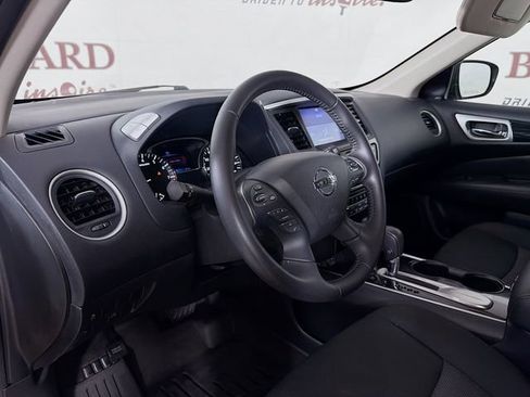 Used 2020 Nissan Pathfinder SV FWD image 11