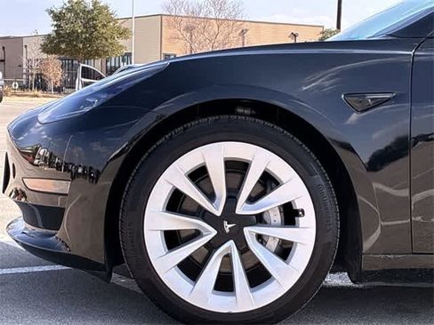 Used 2023 Tesla Model 3 Standard Range image 14