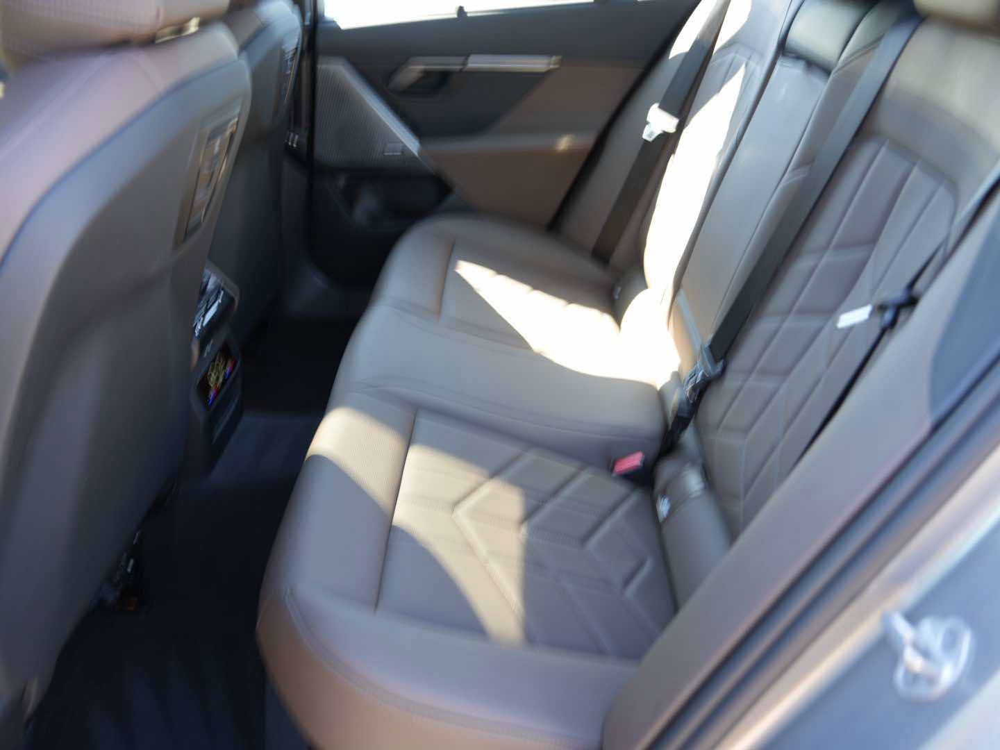 Used 2026 BMW 530i RWD image 11