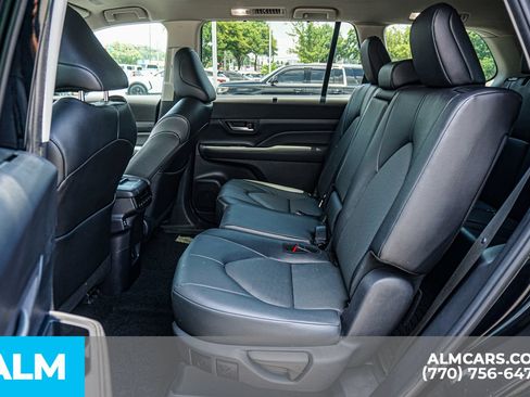 Used 2024 Toyota Grand Highlander AWD image 22