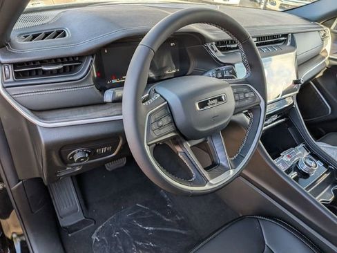 New 2026 Jeep Grand Cherokee Limited AWD/4WD image 11