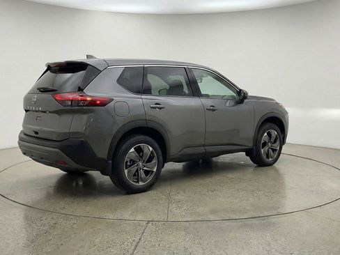 Used 2025 Nissan Rogue SV AWD/4WD image 9