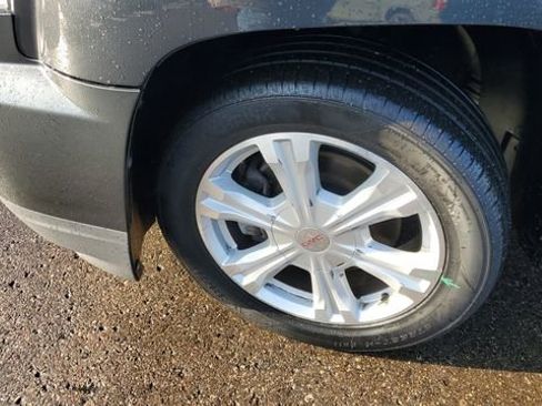 Used 2017 GMC Terrain SLE w/ Convenience Package image 3