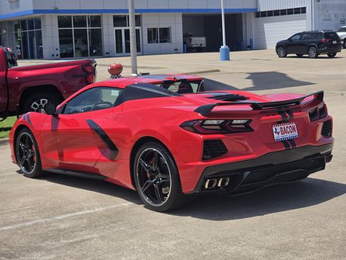 Used 2022 Chevrolet Corvette Stingray Premium Conv w/ Z51 Performance Package RWD image 4