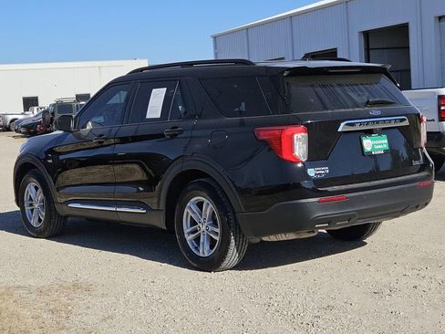 Used 2023 Ford Explorer XLT image 7