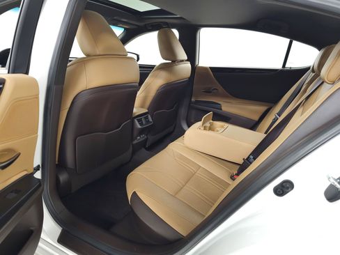 Used 2020 Lexus ES 300h w/ Accessory Package 2 FWD image 31