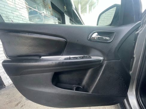 Used 2013 Dodge Journey SXT w/ Flexible Seating Group image 14