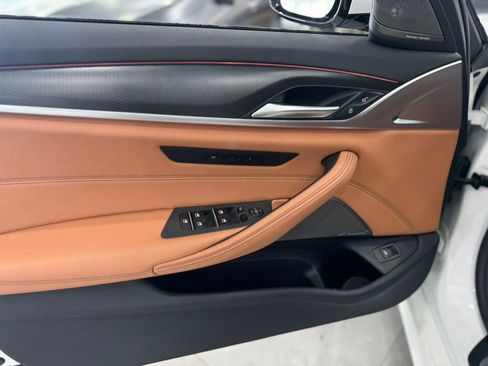 Used 2022 BMW 540i xDrive w/ M Sport Package image 11