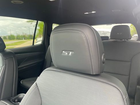 New 2026 Buick Enclave Sport Touring w/ Power Package FWD image 21