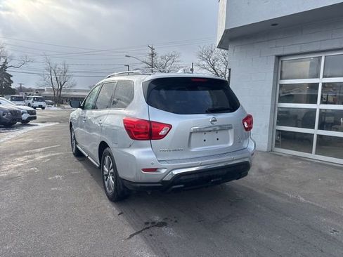 Used 2020 Nissan Pathfinder SV w/ Cargo Package image 4