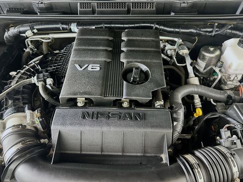 Used 2023 Nissan Frontier PRO-4X w/ Technology Package AWD/4WD image 32
