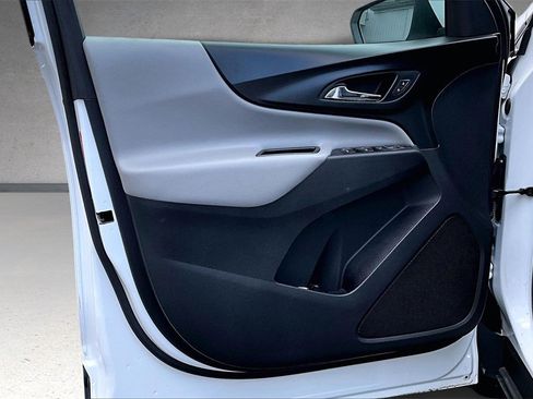 Used 2020 Chevrolet Equinox LT image 20