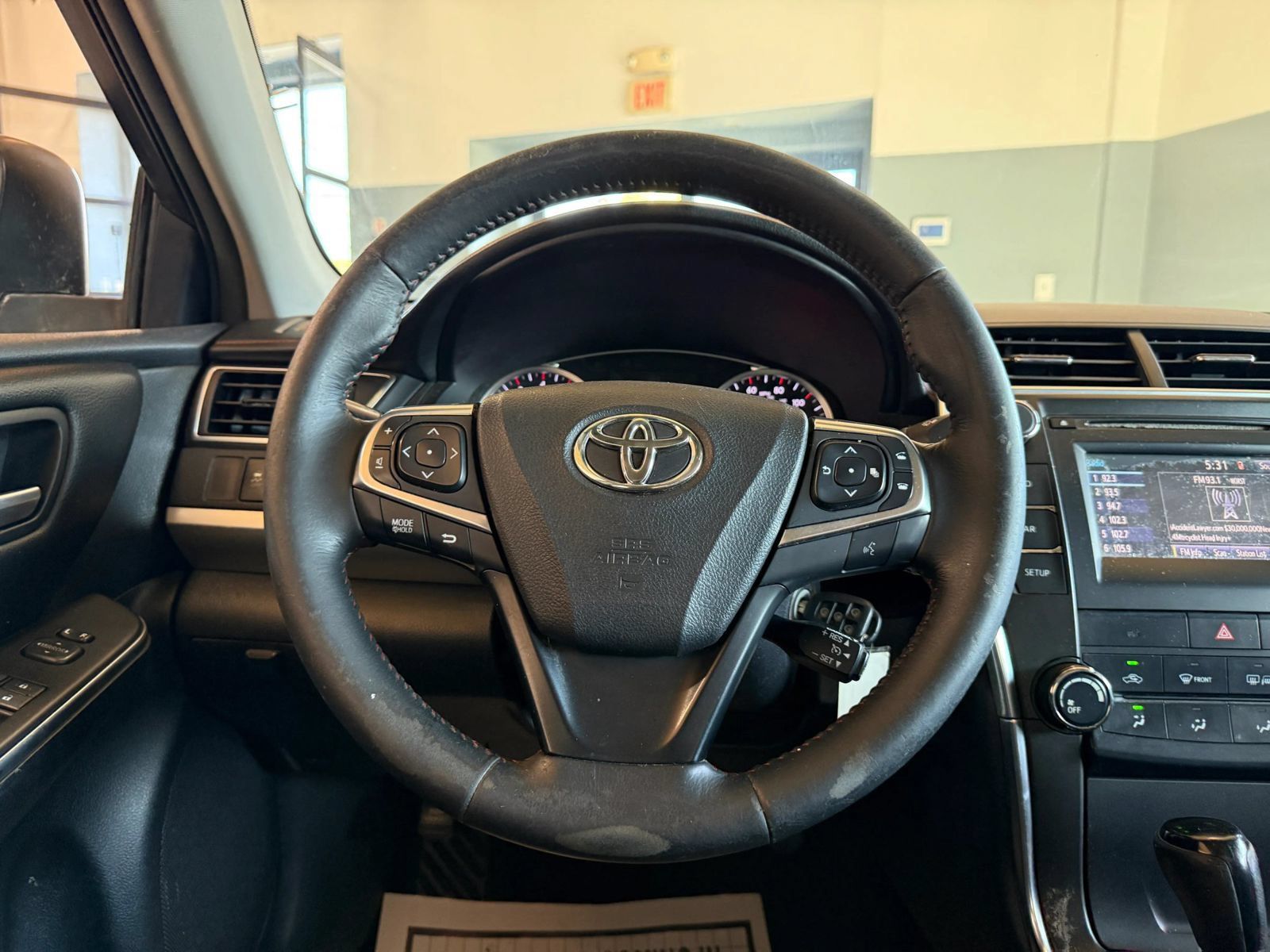 Used 2016 Toyota Camry SE FWD image 14