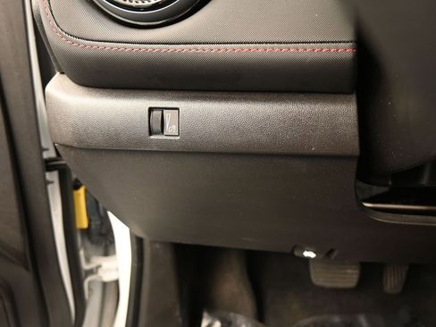 Used 2023 Chevrolet Colorado Z71 image 32