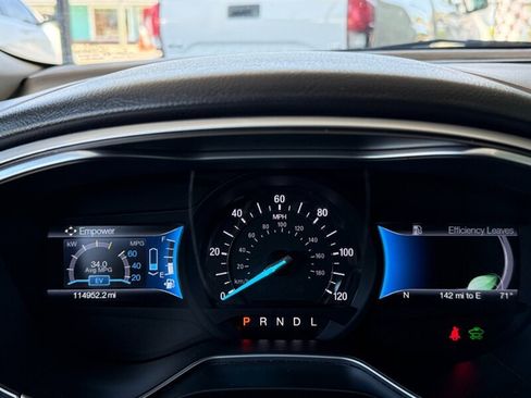 Used 2015 Ford Fusion SE FWD image 29