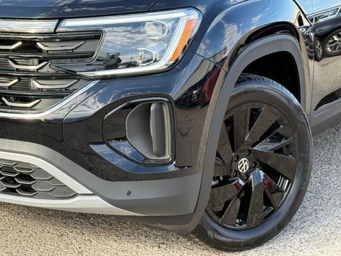 New 2026 Volkswagen Atlas Cross Sport SE FWD image 2