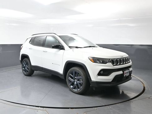 New 2026 Jeep Compass Latitude AWD/4WD image 3