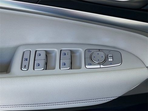 Used 2024 Genesis G70 2.5T image 13