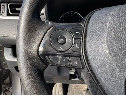 Used 2020 Toyota RAV4 LE image 27