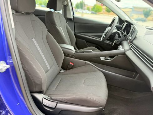 Used 2021 Hyundai Elantra SE FWD image 22