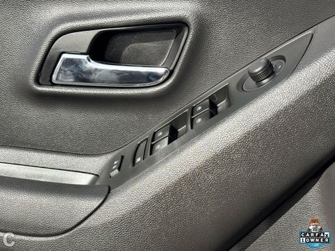 Used 2020 Chevrolet Trax LT w/ Driver Confidence Package image 23