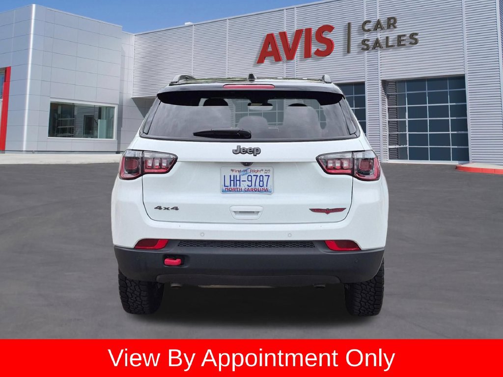 Used 2025 Jeep Compass Trailhawk AWD/4WD image 7