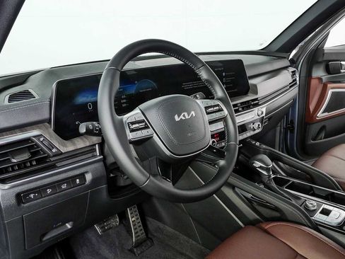 Used 2025 Kia Telluride SX FWD image 4