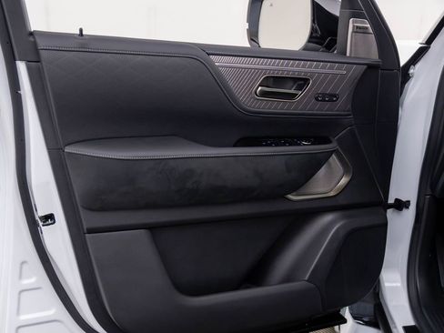 Certified 2026 INFINITI QX80 Autograph w/ Premium Cargo Package image 13