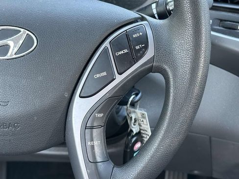 Used 2016 Hyundai Elantra SE FWD image 10