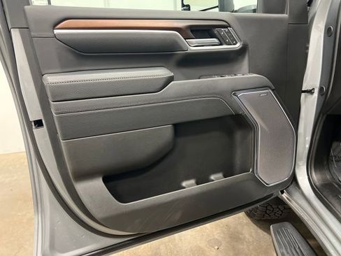 Used 2025 GMC Sierra 2500 Denali w/ Denali Reserve Package image 10