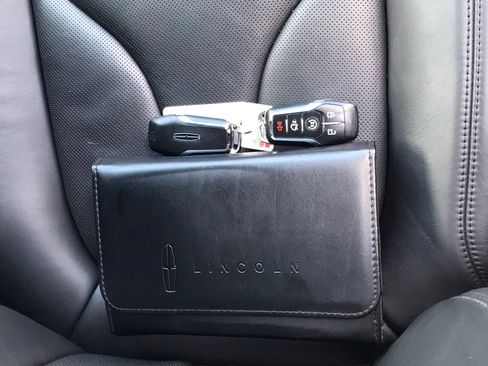 Used 2016 Lincoln MKX Reserve w/ Luxury Package AWD/4WD image 52