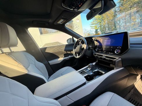 Certified 2024 Lexus RX 350 Premium w/ Accessory Package (P1) image 11