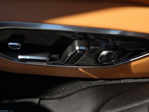 New 2025 Jeep Grand Cherokee Summit image 6