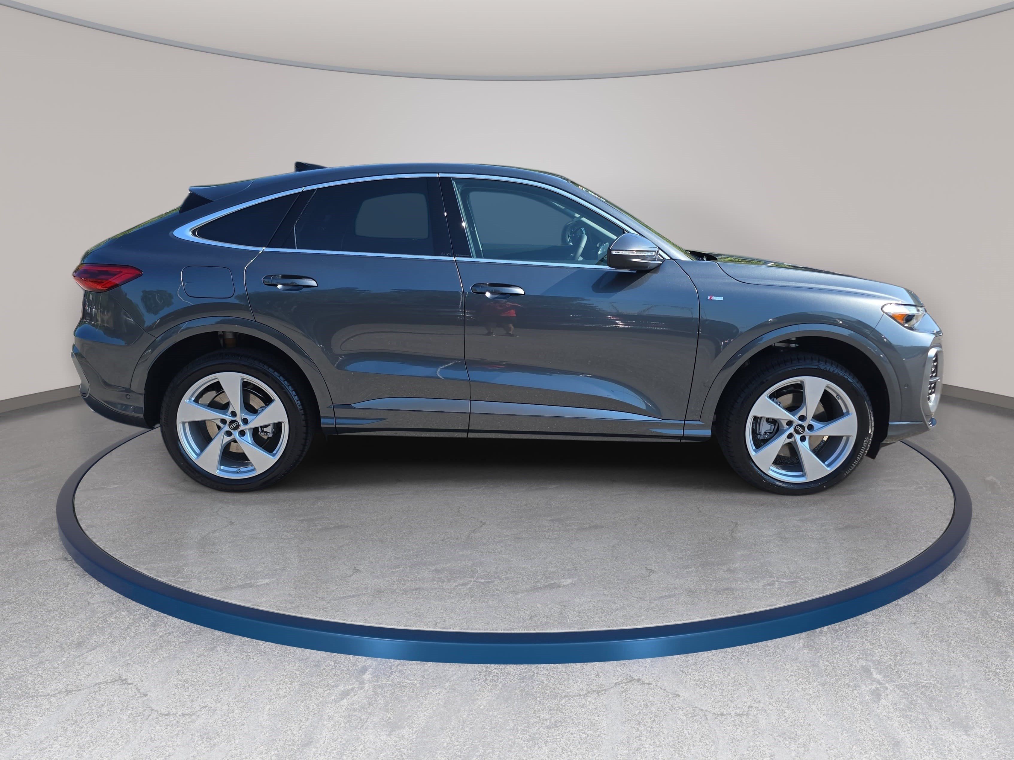 New 2026 Audi Q5 Premium Plus AWD/4WD image 4