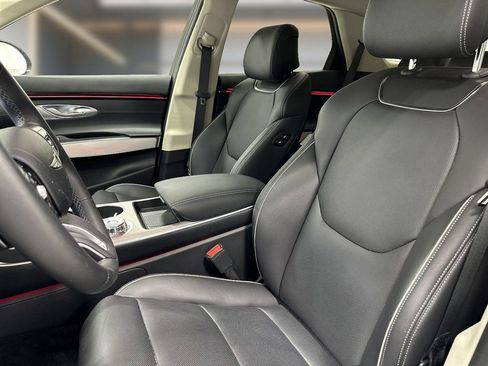 Certified 2026 Genesis GV70 2.5T Advanced AWD/4WD image 9