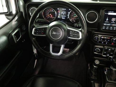Used 2021 Jeep Wrangler Unlimited Sahara AWD/4WD image 16