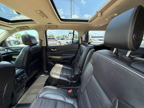 Used 2018 GMC Acadia Denali w/ Technology Package AWD/4WD image 5