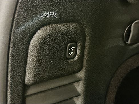 Used 2019 Jeep Grand Cherokee Limited image 32