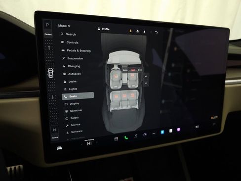 Used 2022 Tesla Model S Base image 27