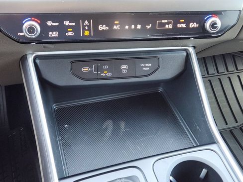 New 2027 Kia Carnival FWD image 19