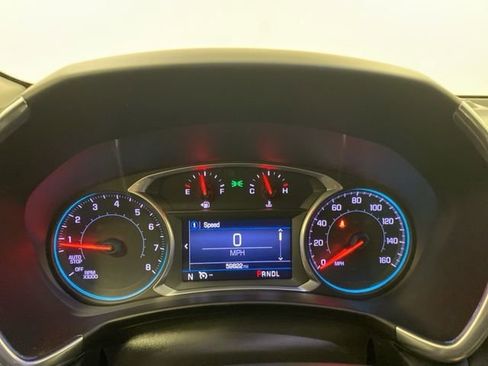 Used 2019 Chevrolet Equinox LT w/ Driver Convenience Package AWD/4WD image 9