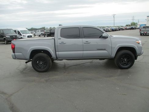 Used 2021 Toyota Tacoma SR5 image 5