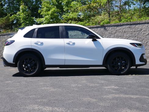 Used 2025 Honda HR-V Sport image 8