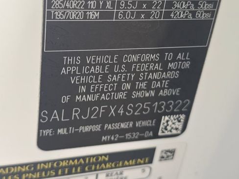 Certified 2025 Land Rover Discovery S AWD/4WD image 38
