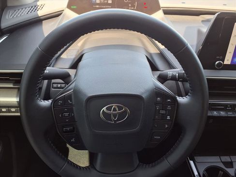 Used 2023 Toyota Prius LE image 18