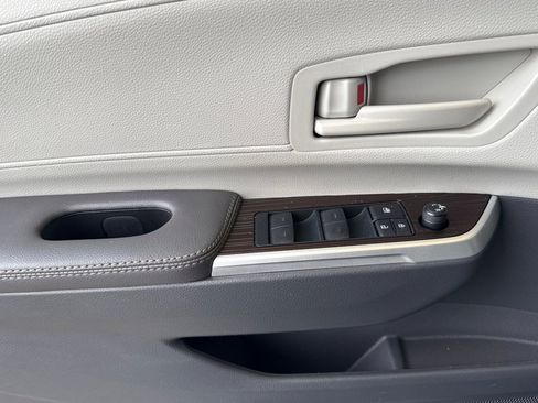 Certified 2024 Toyota Sienna LE image 13