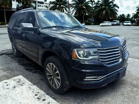 Used 2016 Lincoln Navigator Select image 4